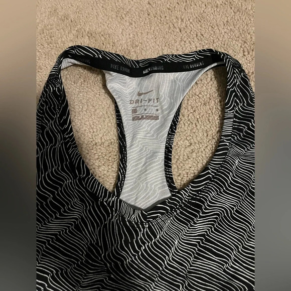 Nike Dry Fit Tank - Picture 4 of 6